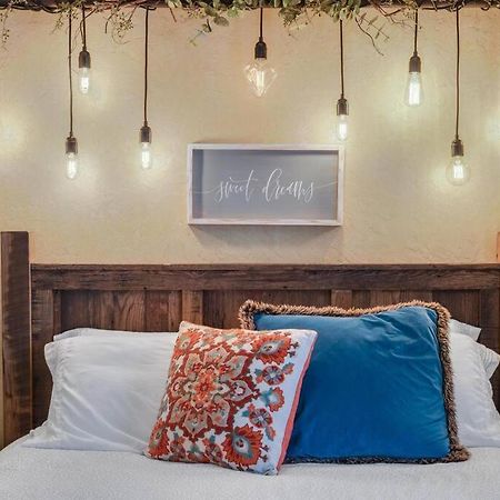 The Rustic Suite - Main Street Lodge In برلين المظهر الخارجي الصورة