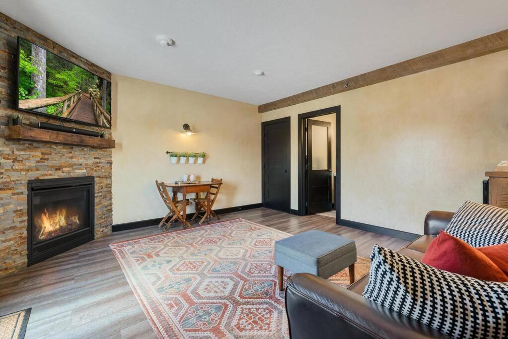 The Rustic Suite - Main Street Lodge In برلين المظهر الخارجي الصورة