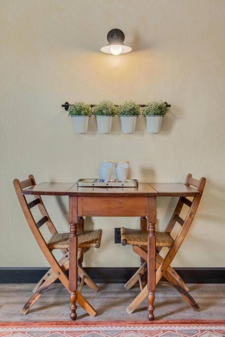 The Rustic Suite - Main Street Lodge In برلين المظهر الخارجي الصورة